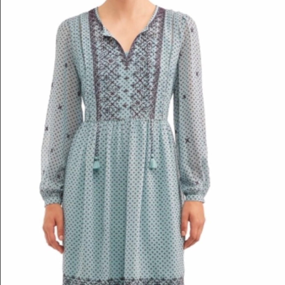 New Time and Tru women’s Embroidered Peasant Dress - Never Worn, Removed Tag